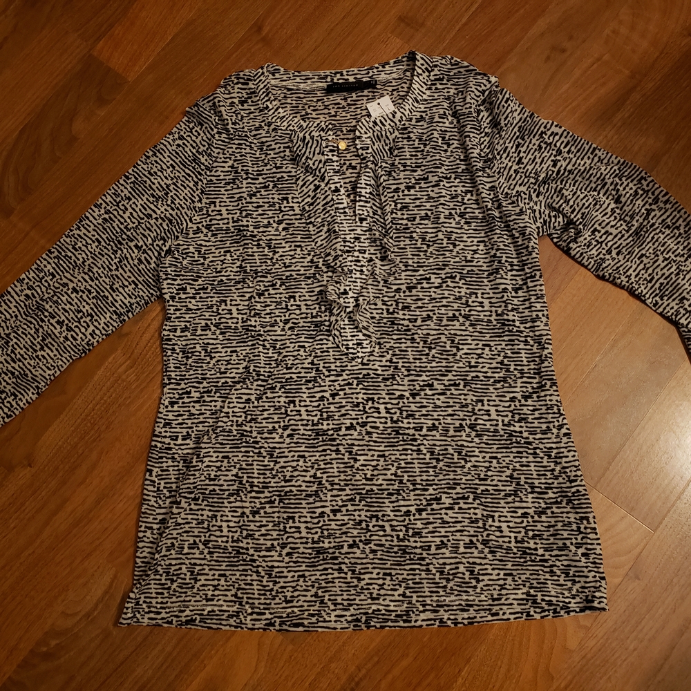 Black and White Patterned Women's Top